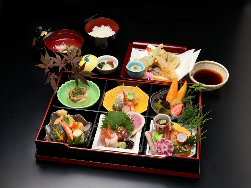 地元の食材と
おもてなしの心遣い